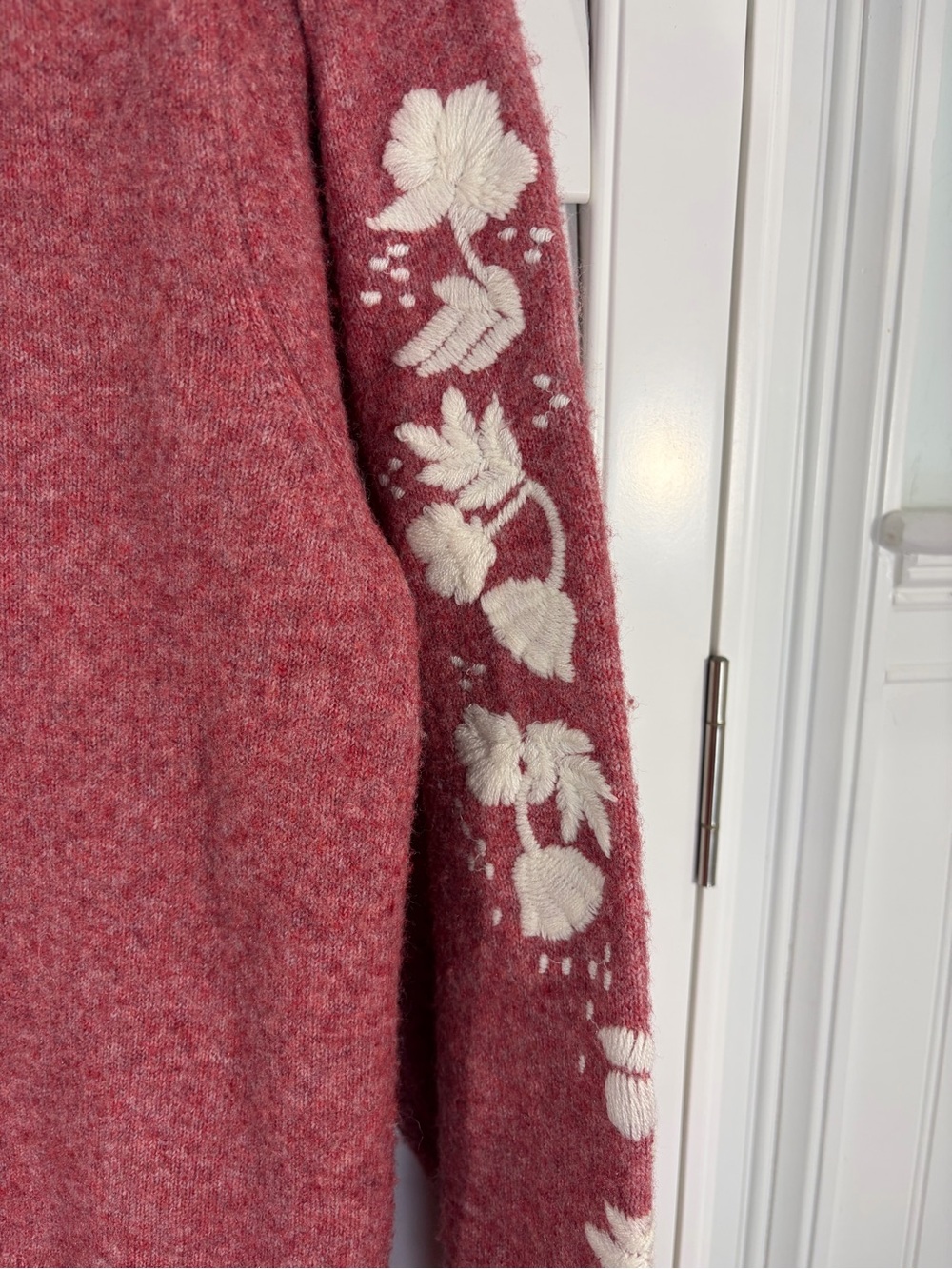 Cynthia Rowley Dusty Rose Crewneck Sweater - White Floral Sleeve Embroidery (L) - Picture 4 of 7